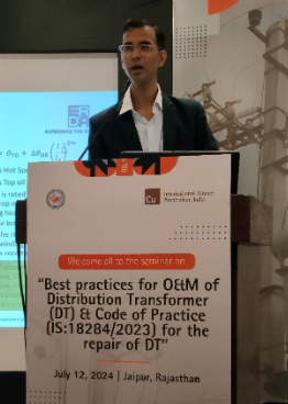 Mr. Asheesh Dhaneria delivering his talk the event in Jaipur